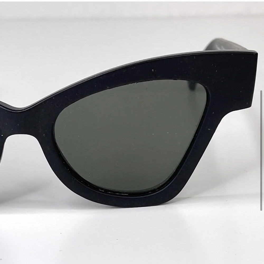 LE SPECS Hourgrass NEW Black Matte Cat Eye Sunglasses